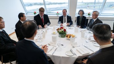 Ministerpräsident Armin Laschet empfängt den Gouverneur der japanischen Präfektur Fukushima