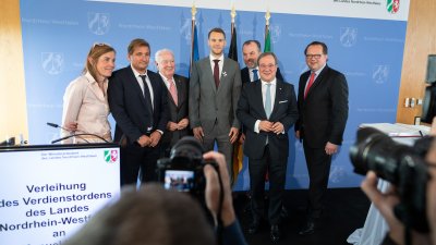 Manuel Neuer erhält den Verdienstorden des Landes Nordrhein-Westfalen
