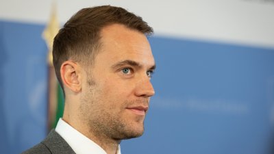Manuel Neuer erhält den Verdienstorden des Landes Nordrhein-Westfalen