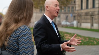Ministerpräsident Laschet empfängt den Gouverneur des US-Bundesstaates Nebraska