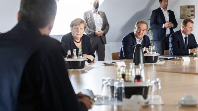 Bundeskanzlerin Angela Merkel und Ministerpräsident Armin Laschet im Märkischen Kreis und in Hagen