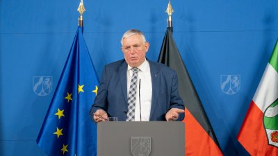 Presse-Briefing mit Gesundheitsminister Karl-Josef Laumann