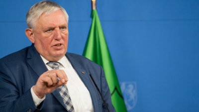 Presse-Briefing mit Gesundheitsminister Karl-Josef Laumann