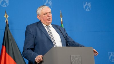 Presse-Briefing mit Gesundheitsminister Karl-Josef Laumann