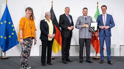 Ministerpräsident Hendrik Wüst ehrt die nordrhein-westfälischen Medaillengewinnerinnen und -gewinner und Teilnehmerinnen und Teilnehmer bei den Olympischen Winterspielen 2022