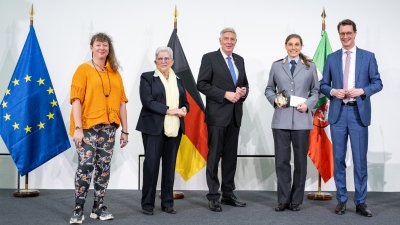 Ministerpräsident Hendrik Wüst ehrt die nordrhein-westfälischen Medaillengewinnerinnen und -gewinner und Teilnehmerinnen und Teilnehmer bei den Olympischen Winterspielen 2022