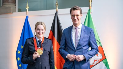Ministerpräsident Hendrik Wüst ehrt die nordrhein-westfälischen Medaillengewinnerinnen und -gewinner und Teilnehmerinnen und Teilnehmer bei den Olympischen Winterspielen 2022