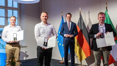 Ministerpräsident Hendrik Wüst verleiht die Rettungsmedaille des Landes Nordrhein-Westfalen