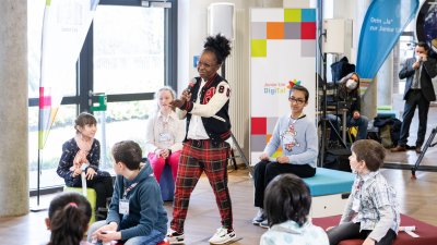 Ministerpräsident Hendrik Wüst besucht die Junior Uni in Wuppertal