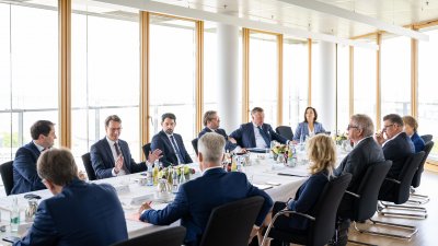 Gipfelgespräch von Ministerpräsident Hendrik Wüst mit Gewerkschaften und Wirtschaft zu den Folgen des Kriegs in der Ukraine für Nordrhein-Westfalen