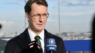 Ministerpräsident Hendrik Wüst besucht das LNG-Terminal in Zeebrugge
