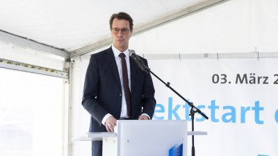 MinisterpräsidMinisterpräsident Hendrik Wüst besucht das Duisburg Gateway Terminal ent Hendrik Wüst besucht das Duisburg Gateway Terminal 