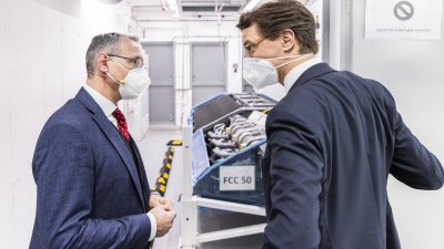 Ministerpräsident Hendrik Wüst besucht Cummins Hydrogenics in Herten