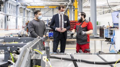 Ministerpräsident Hendrik Wüst besucht Cummins Hydrogenics in Herten
