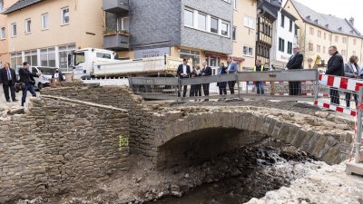 Ministerpräsident Hendrik Wüst besucht gemeinsam mit Bundeskanzler Olaf Scholz und Bundesinnenministerin Nancy Faeser Bad Münstereifel