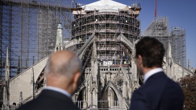 Ministerpräsident Hendrik Wüst besucht die Kathedrale Notre-Dame in Paris