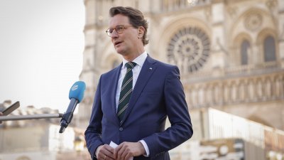 Ministerpräsident Hendrik Wüst besucht die Kathedrale Notre-Dame in Paris