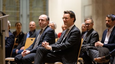 Ministerpräsident Hendrik Wüst nimmt am Festakt zum Entzünden der fünften Chanukka-Kerze in der Alten Synagoge Essen teil