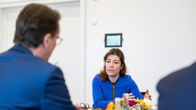 Ministerpräsident Hendrik Wüst tauscht sich mit internationalen Organisationen zur Situation im Iran aus