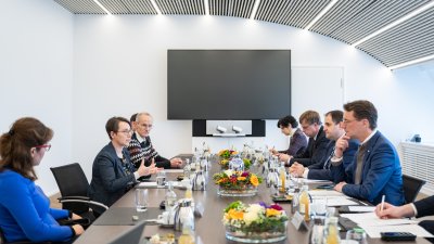 Ministerpräsident Hendrik Wüst tauscht sich mit internationalen Organisationen zur Situation im Iran aus