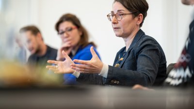 Ministerpräsident Hendrik Wüst tauscht sich mit internationalen Organisationen zur Situation im Iran aus