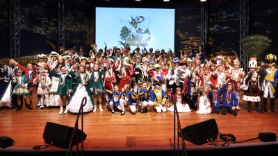 Ministerpräsident Hendrik Wüst empfängt die Kinderprinzenpaare und Kinderdreigestirne aus Nordrhein-Westfalen 