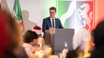 Ministerpräsident Hendrik Wüst lädt zum traditionellen Fastenbrechen in die Staatskanzlei ein