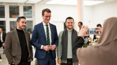 Ministerpräsident Hendrik Wüst lädt zum traditionellen Fastenbrechen in die Staatskanzlei ein