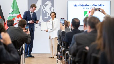 IDA-NRW wird mit der Mevlüde-Genç-Medaille des Landes Nordrhein-Westfalen ausgezeichnet