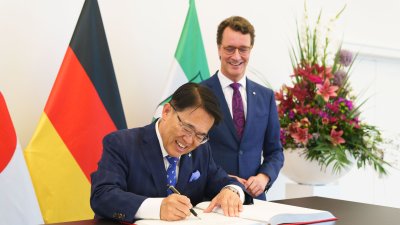 Ministerpräsident Hendrik Wüst empfängt den Gouverneur der japanischen Präfektur Aichi