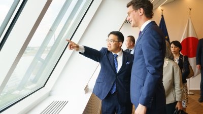 Ministerpräsident Hendrik Wüst empfängt den Gouverneur der japanischen Präfektur Aichi