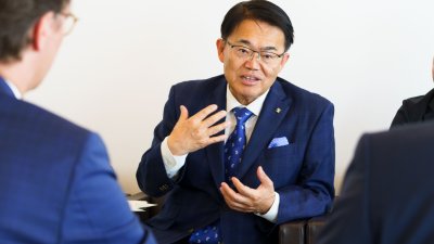 Ministerpräsident Hendrik Wüst empfängt den Gouverneur der japanischen Präfektur Aichi