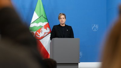 Landesregierung stellt 10-Punkte-Plan gegen Antisemitismus vor und startet Kampagne #NieWiederIstJetzt