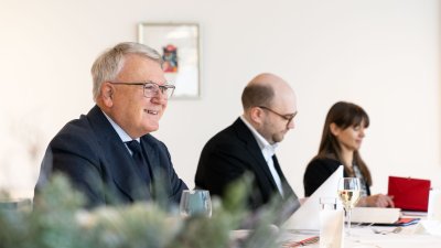 Einigkeit bei Ministerpräsident Wüst und EU-Kommissar Schmit: Unternehmen brauchen mehr denn je Planungssicherheit