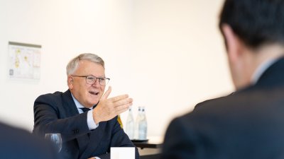 Einigkeit bei Ministerpräsident Wüst und EU-Kommissar Schmit: Unternehmen brauchen mehr denn je Planungssicherheit