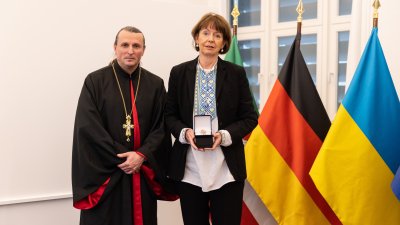 Ministerpräsident Hendrik Wüst und Kölns Oberbürgermeisterin Henriette Reker werden mit Orden der Ukrainisch-Orthodoxen Kirche ausgezeichnet