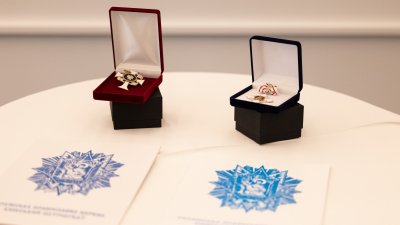 Ministerpräsident Hendrik Wüst und Kölns Oberbürgermeisterin Henriette Reker werden mit Orden der Ukrainisch-Orthodoxen Kirche ausgezeichnet