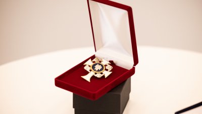 Ministerpräsident Hendrik Wüst und Kölns Oberbürgermeisterin Henriette Reker werden mit Orden der Ukrainisch-Orthodoxen Kirche ausgezeichnet