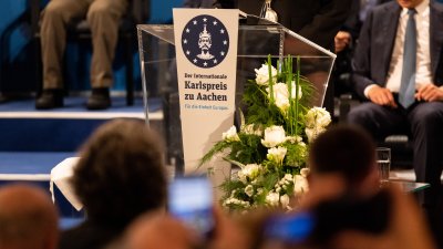 Präsident Wolodymyr Selenskyj und das ukrainische Volk erhalten den Karlspreis 2023