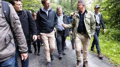 Die Ministerpräsidenten Wüst und Rhein wandern von Willingen nach Winterberg