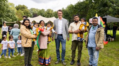 Ministerpräsident Wüst trifft Ehrenpatenkinder und ihre Familien