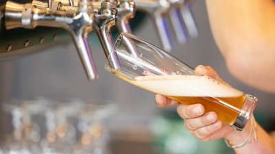 Ministerpräsident Hendrik Wüst besucht die Pott’s Brauerei in Oelde