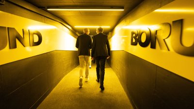 Ministerpräsident Hendrik Wüst besucht gemeinsam mit Aki Watzke das BVB-Lernzentrum in Dortmund