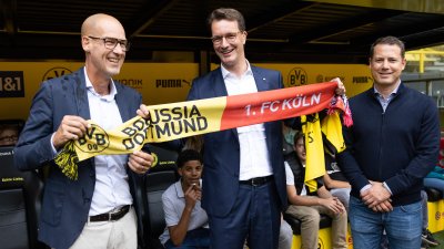 Ministerpräsident Hendrik Wüst besucht gemeinsam mit Aki Watzke das BVB-Lernzentrum in Dortmund