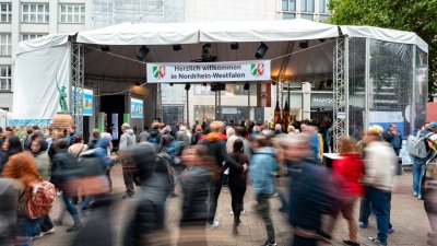 NRW-Landesmeile auf dem Tag der Deutschen Einheit in Hamburg