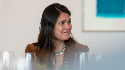 Ministerpräsident Wüst verabschiedet die Generalkonsulin der Republik Portugal und Doyenne des Konsularischen Korps Nordrhein-Westfalen, Lidia Margarida Bandeira Nabais