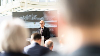 Landtag und Landesregierung gedenken Opfer von Hamas-Terrorangriff