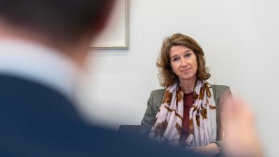 Antrittsbesuch der niederländischen Botschafterin: Ministerpräsident Wüst empfängt Hester Somsen in der Staatskanzlei