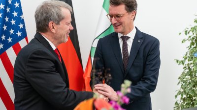 Ministerpräsident Wüst empfängt Gouverneur von Nebraska Jim Pillen 