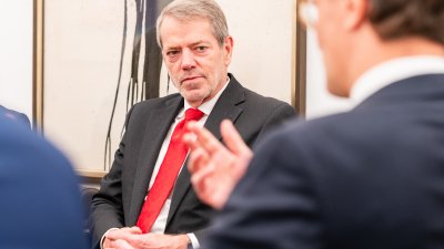 Ministerpräsident Wüst empfängt Gouverneur von Nebraska Jim Pillen 